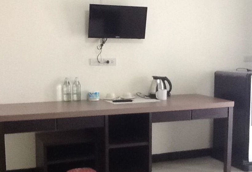 Hotel Poomsiri Place 5