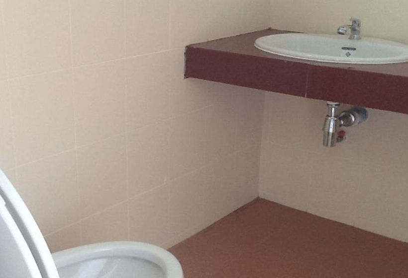 Hotel Poomsiri Place 8