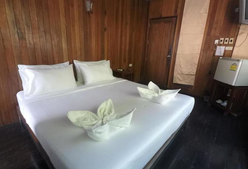 Ao Muong Beach Resort 17