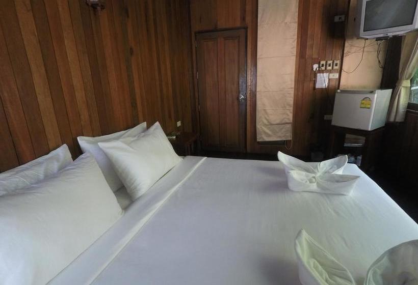 Ao Muong Beach Resort 18