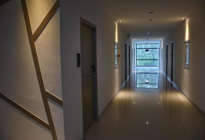 Hotel B Boutique Residence 14