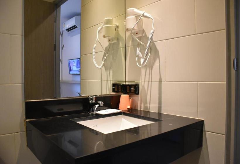 Hotel B Boutique Residence 8