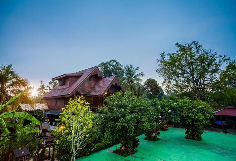 Ruan Rong Rong Resort & Spa