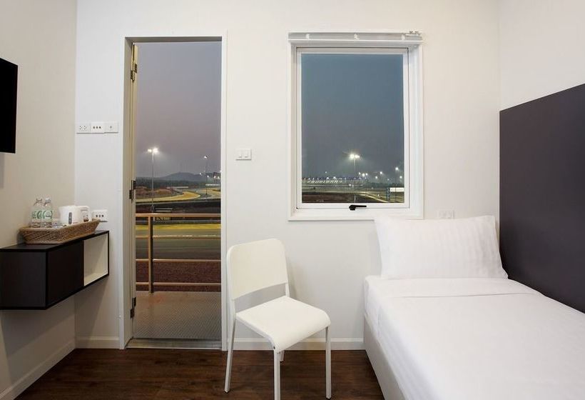 Bric Box Hotel Buriram 13