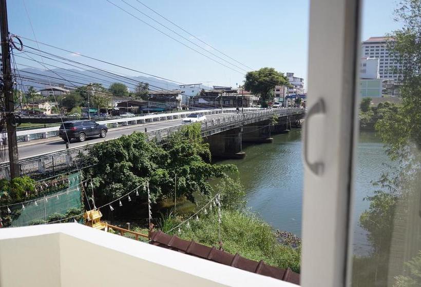 Hotel The River Guest House 13