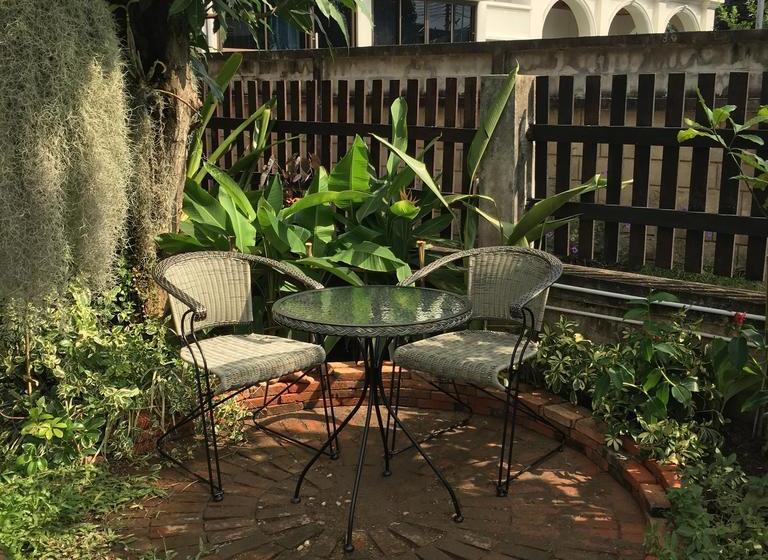 Bed and Breakfast The House Boutique Hostel 10