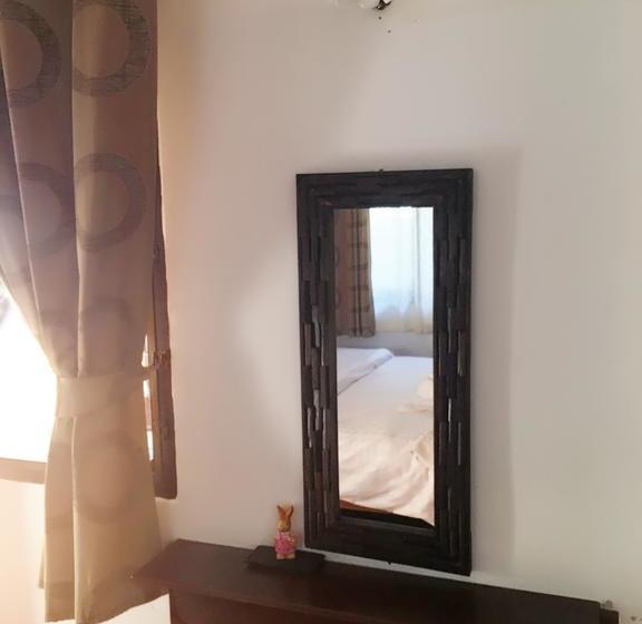 Bed and Breakfast The House Boutique Hostel 14