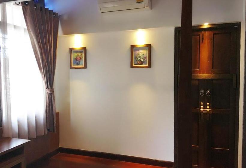 Bed and Breakfast The House Boutique Hostel 18