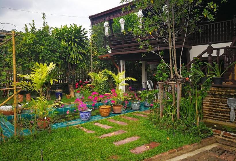 Bed and Breakfast The House Boutique Hostel 2