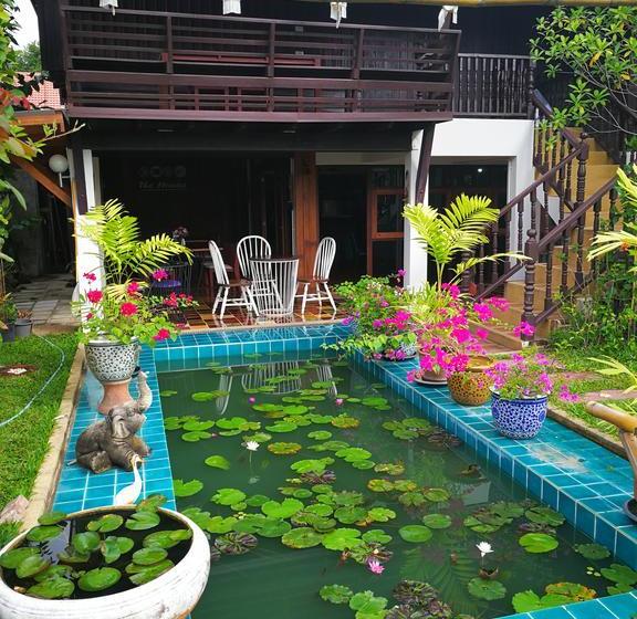 Bed and Breakfast The House Boutique Hostel 4