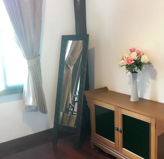 Bed and Breakfast The House Boutique Hostel 9