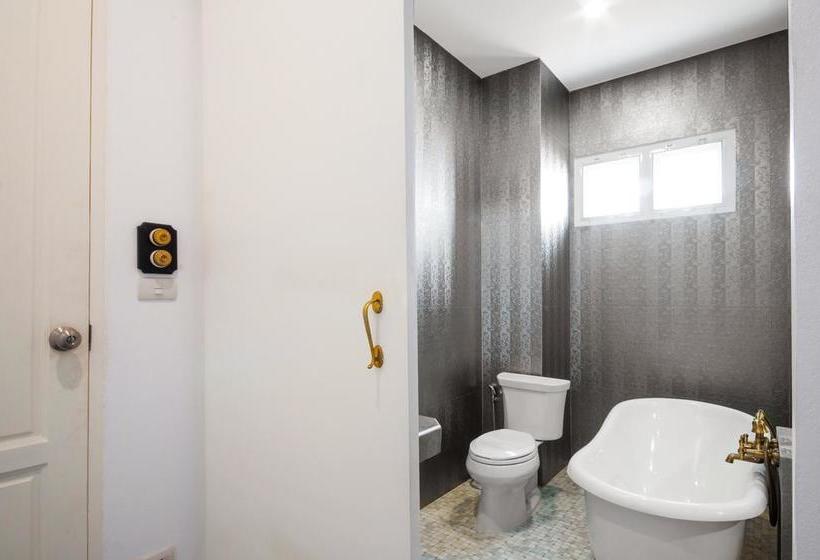 Hotel Dharasom S Colonial House 13