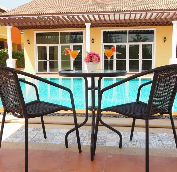 The Victoria Resort Pattaya 12