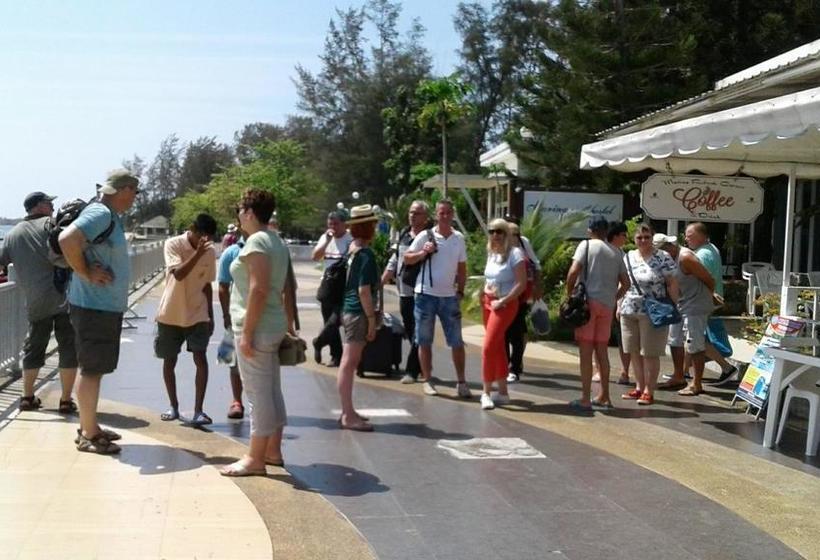 Hostel Marina Boat House 10