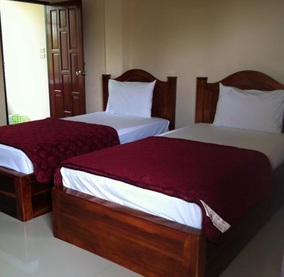 Hotel Ratchaphruek Resort Lopburi