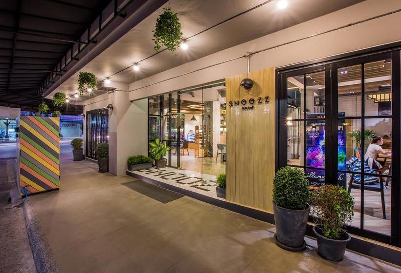 Hostel Snoozz 1