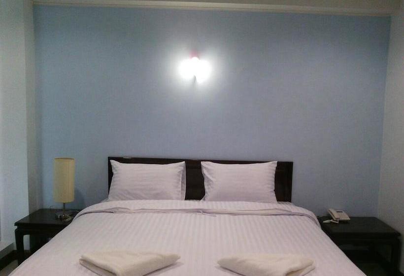 Hotel Baan Duangkamol 18