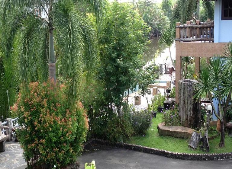 Hotel Baanrimnam Resort Trat 12