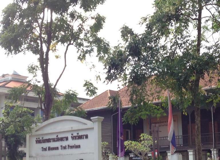 Hotel Baanrimnam Resort Trat 15