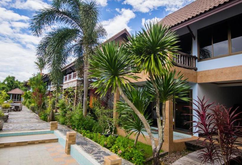 Hotel Baanrimnam Resort Trat 16