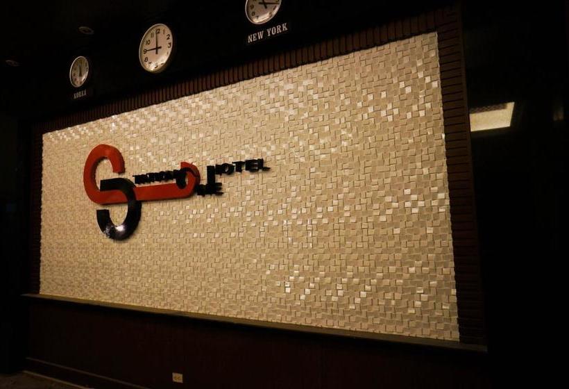 Station One Hotel Aranyaprateth 11