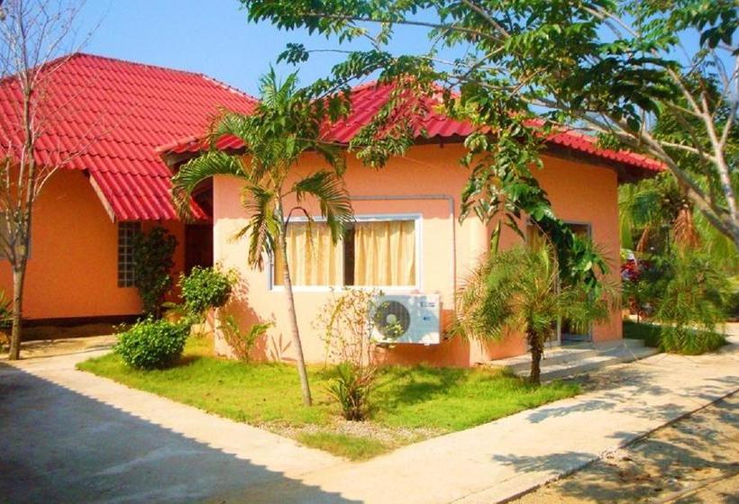 Haadsaikaew Bankrut Resort 12