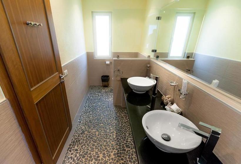 Little Sunshine Boutique Beach Resort & Spa 10