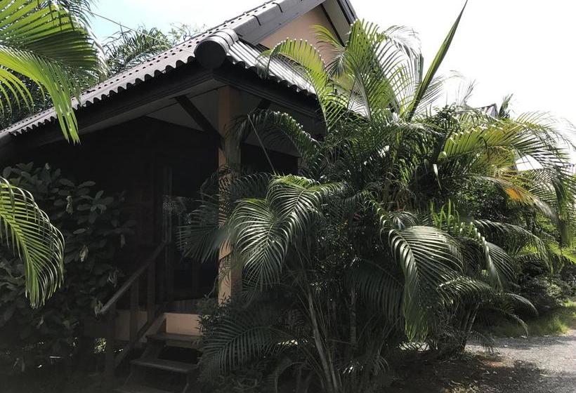 Floating Island Seafood & Resort 1