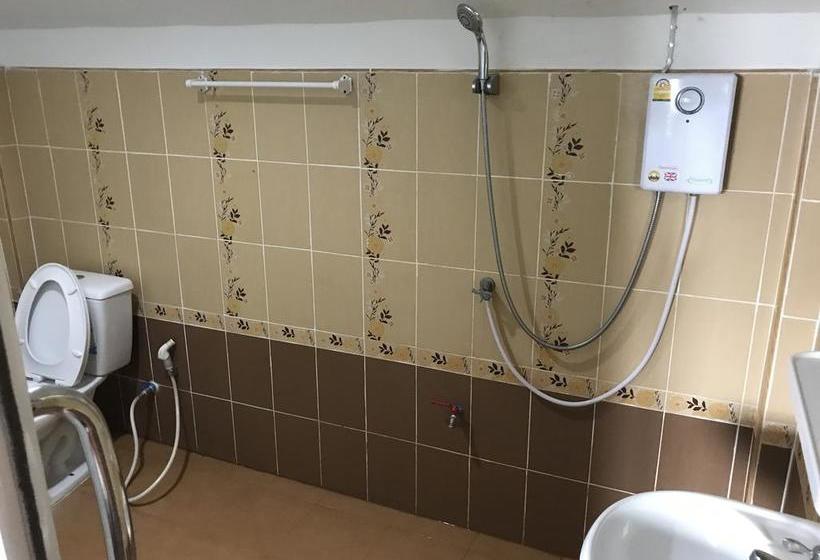 Floating Island Seafood & Resort 4