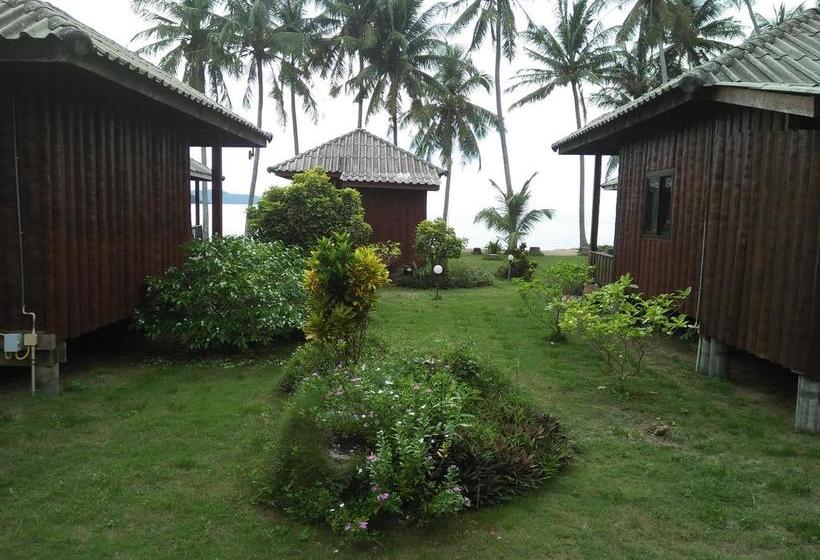 Happy Days Resort 18