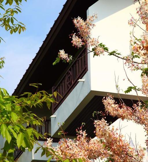 Hotel Korat Resort 11