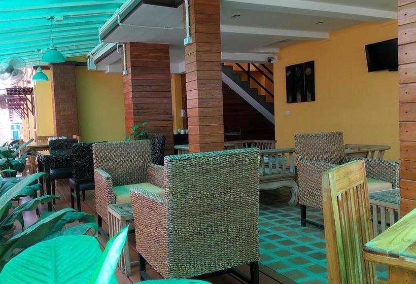 Hotel Yellow Tique 10