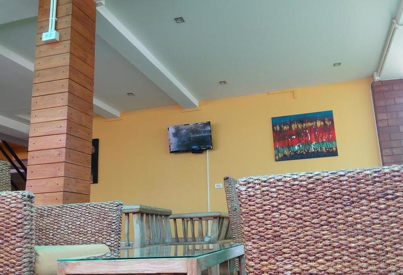 Hotel Yellow Tique 11