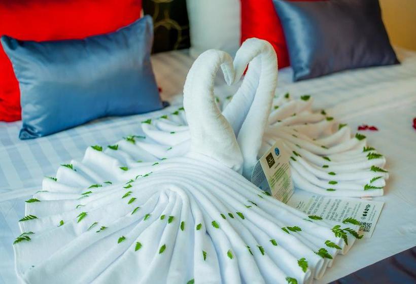 Hotel The Jasmine Nai Harn Beach Resort And Spa 18