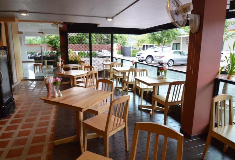 Hotel The Jasmine Nai Harn Beach Resort And Spa 6