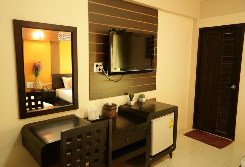 Hostel Puangpech Place 12