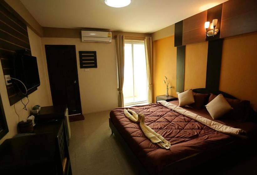 Hostel Puangpech Place 14