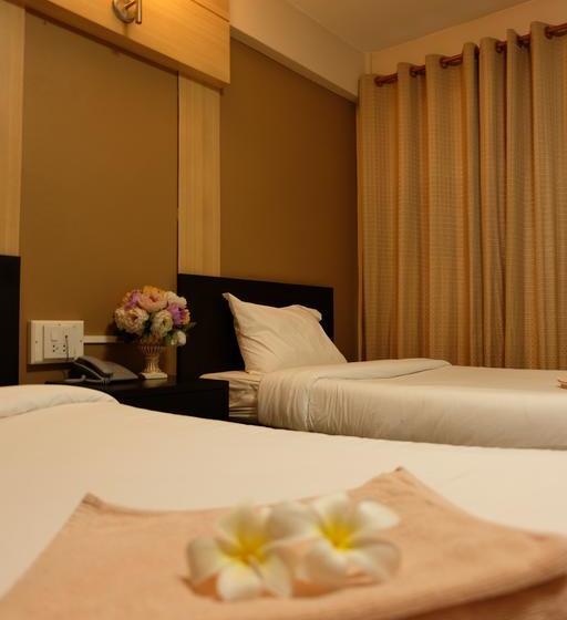 Hostel Puangpech Place 7