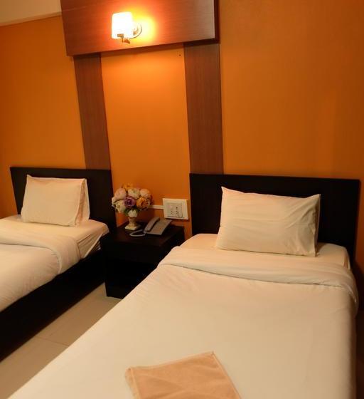 Hostel Puangpech Place 8