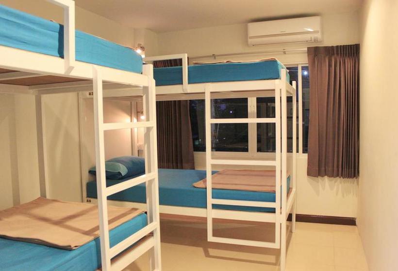 Ananas Phuket Central Hostel 7