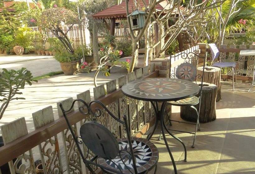 Hotel Klang Muang River Home 10