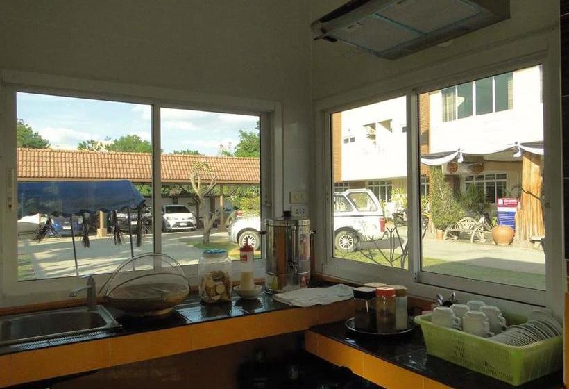 Hotel Klang Muang River Home 9