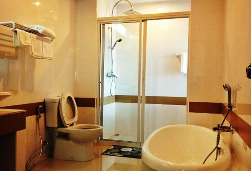 Hotel Sinkiat Buri 11