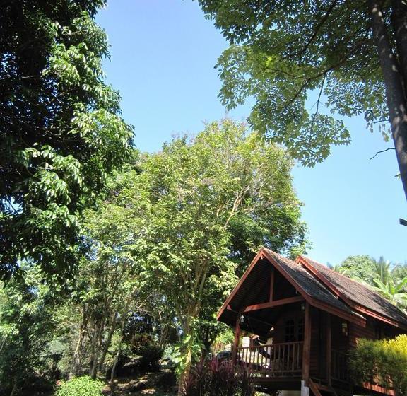 Phanom Bencha Mountain Resort 8