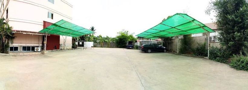 Hotel Ban Bua Resort & 13