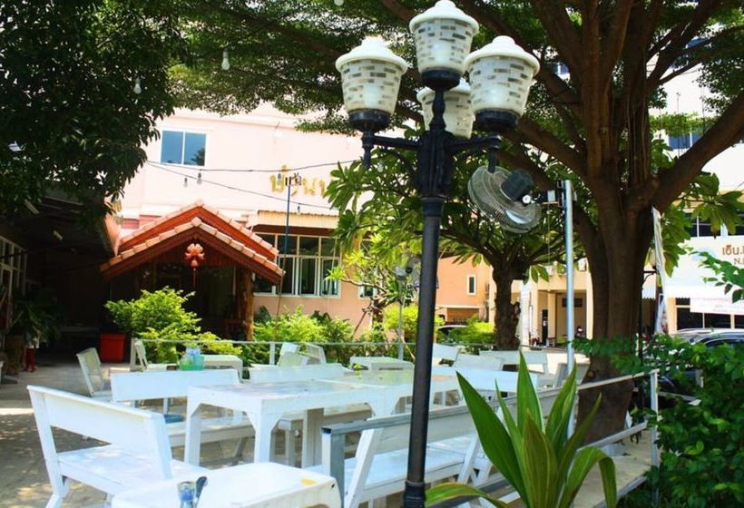 Hotel Ban Bua Resort & 14