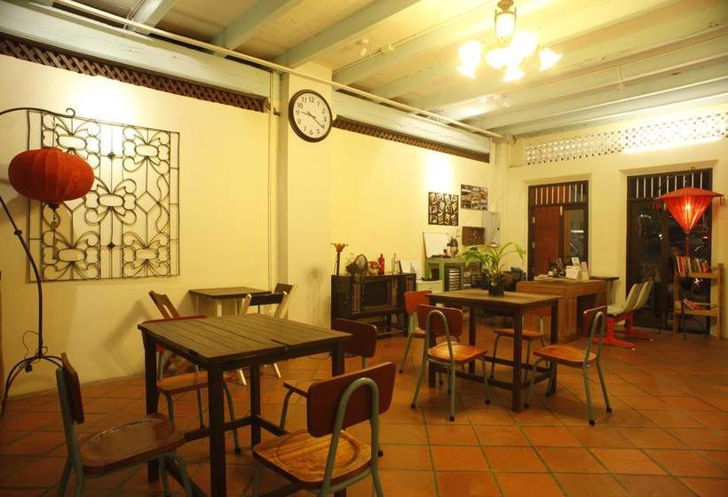 Luang Poj Boutique Hostel 2