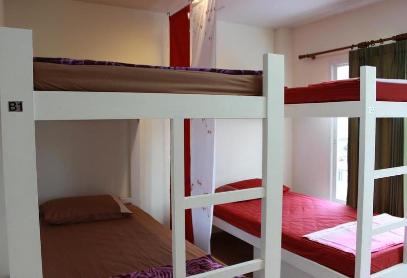 Ananas Phuket Hostel 6