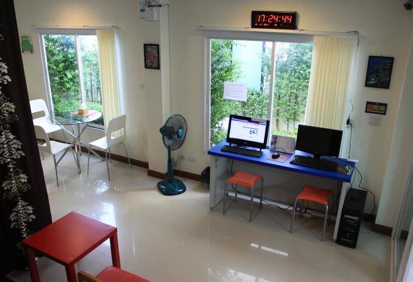 Ananas Phuket Hostel 9