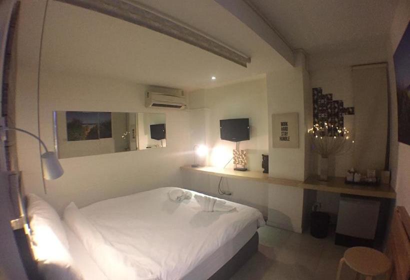 Escape At Sathorn Terrace: Boutique Bed And Breakfast 12